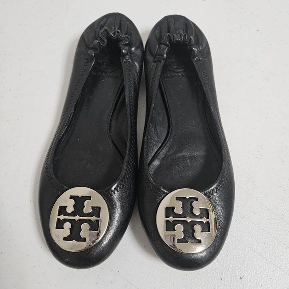 Tory Burch Shoes - Tory Burch Minnie Travel Black Leather Ballet Flats Women’s 7 Silver Logo GUC **